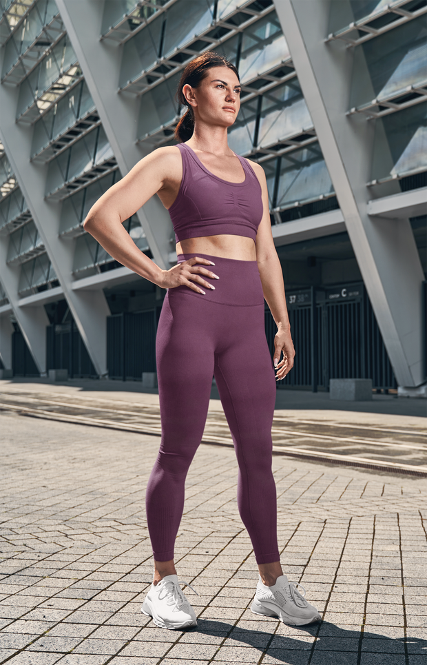 https://www.thefabricfairy.com/cdn/shop/files/leggings-and-sports-bra-mockup-of-a-serious-woman-getting-ready-to-work-out-m15554-r-el2_620x.png?v=1704117251